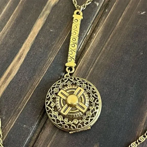 VTG Gold Tone Maltese Cross Medallion Double Byzantine Chain Locket Necklace - Picture 2 of 9